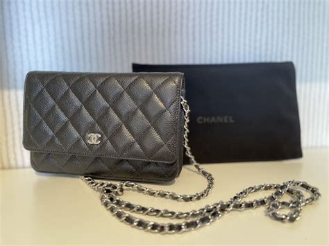 Chanel Classic wallet on chain AP0250 Y01480 C3906 